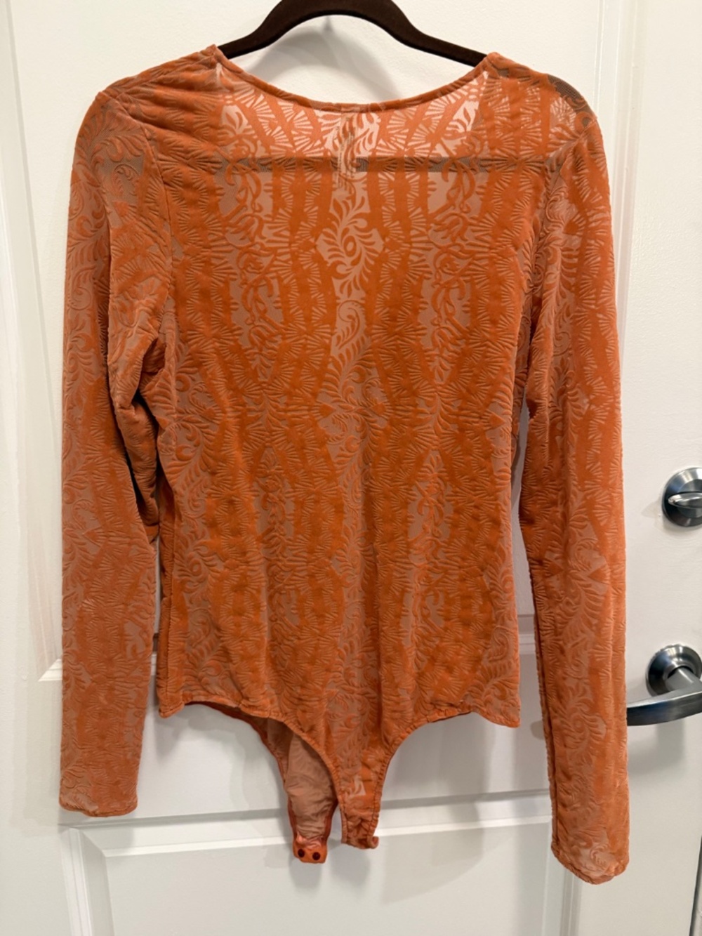 Free People Velvet Burnout Bodysuit – Rust Orange – Size Large - Picture 8 of 8